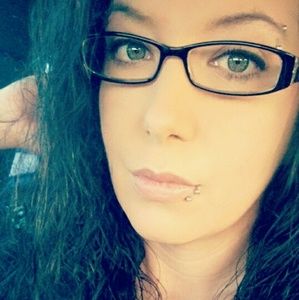 Meet your Posher, Crystal